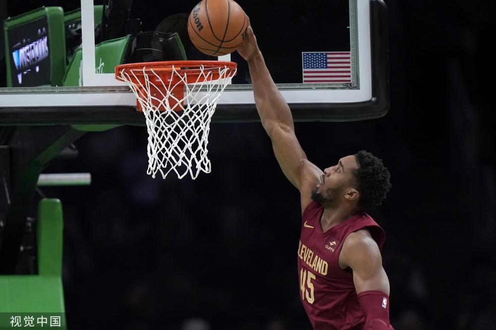 他利用自己 他利用自己