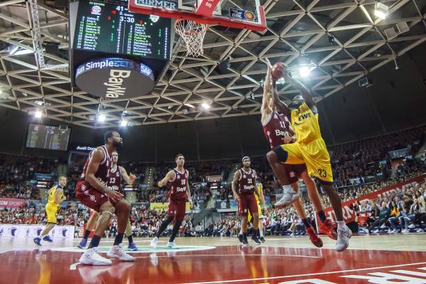 防守两端都 防守两端都